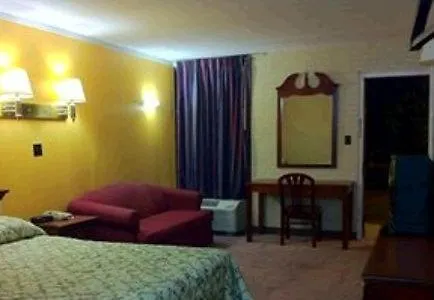 Budget Inn Charlotte Motel